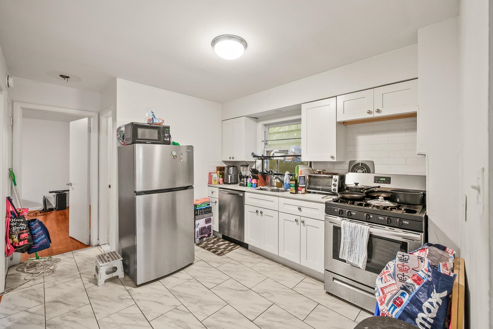 246 SIP AVE Unit: 1F