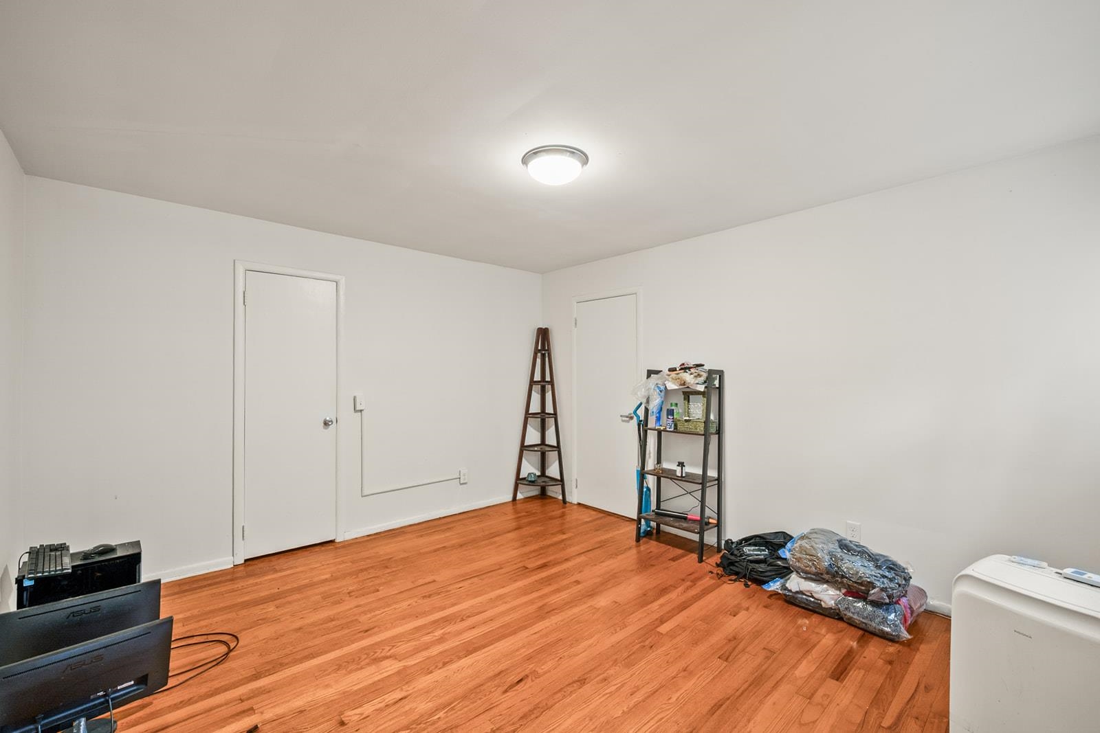 246 SIP AVE Unit: 1F