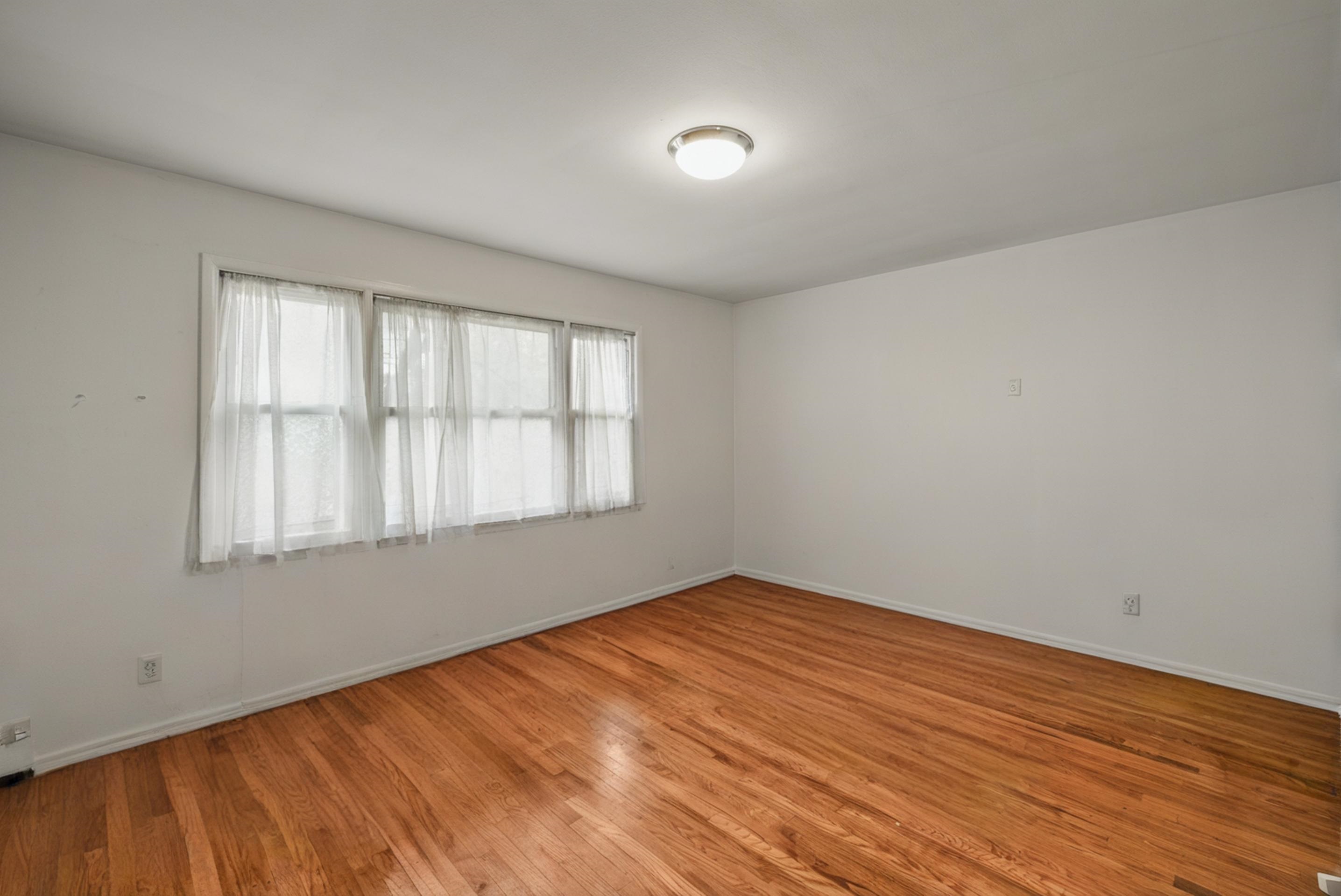 246 SIP AVE Unit: 1F