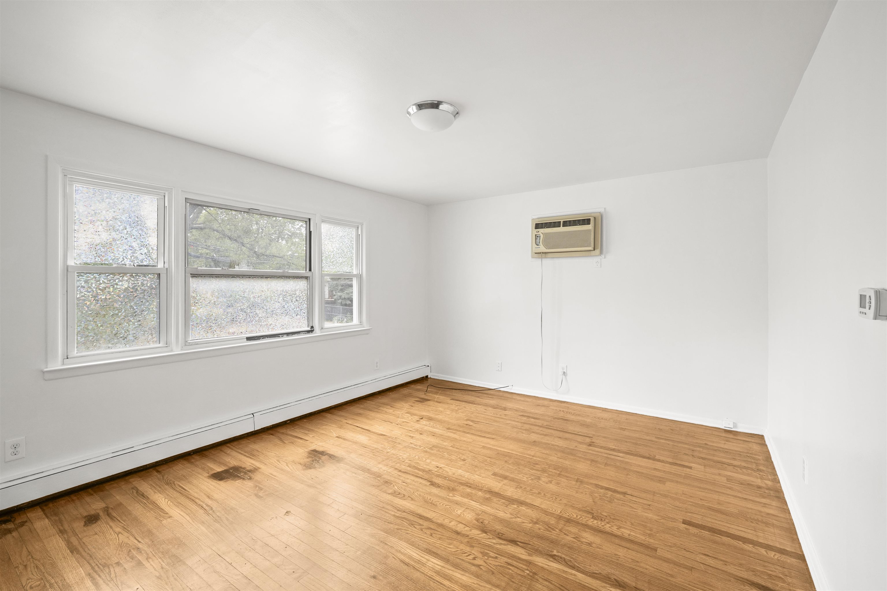246 SIP AVE Unit: 1F