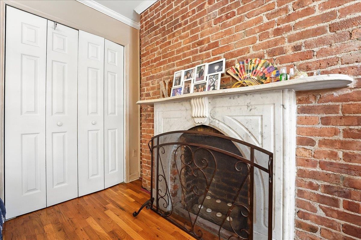 205 14TH ST Unit: 2L