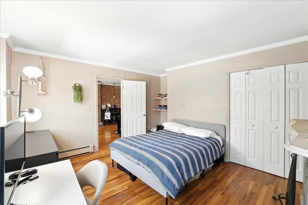 205 14TH ST Unit: 2L