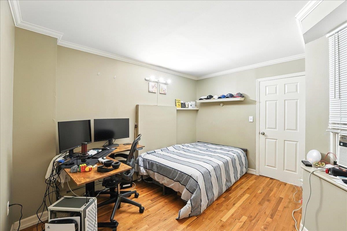 205 14TH ST Unit: 2L