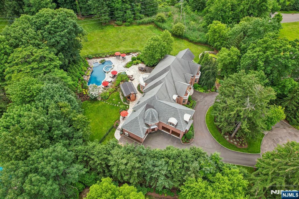 6 Primrose Court