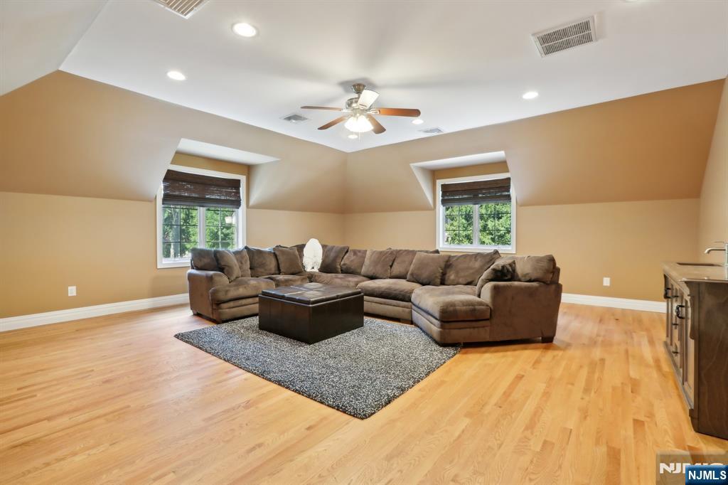 6 Primrose Court