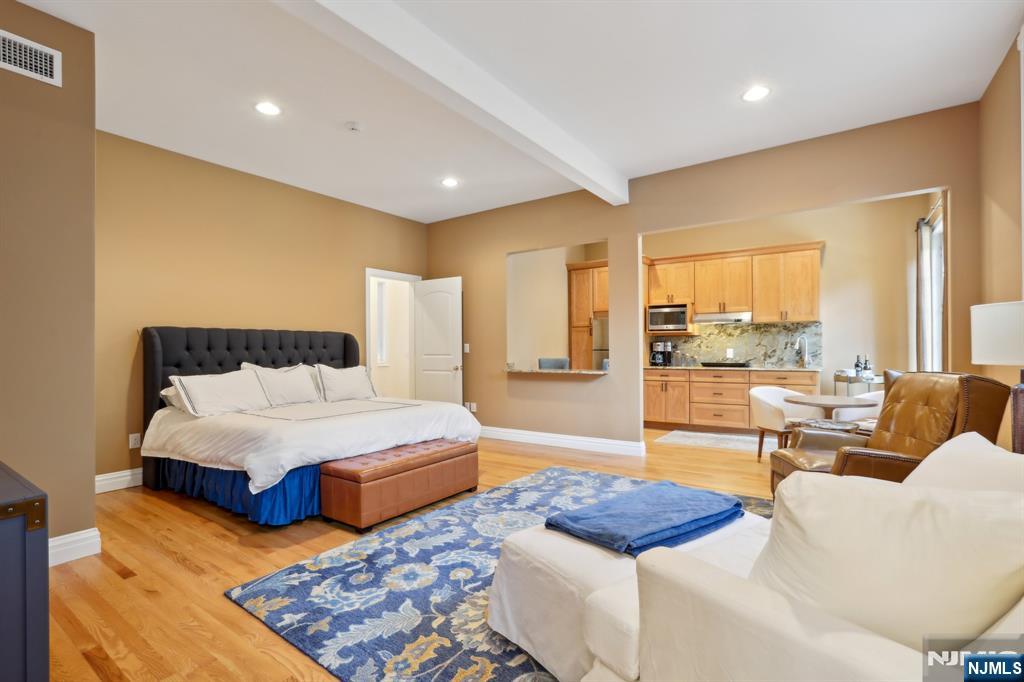 6 Primrose Court