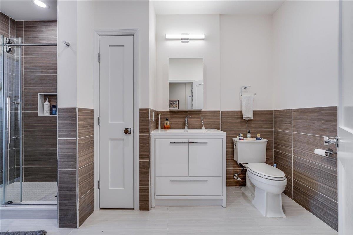 26 AVENUE AT PORT IMPERIAL Unit: 213