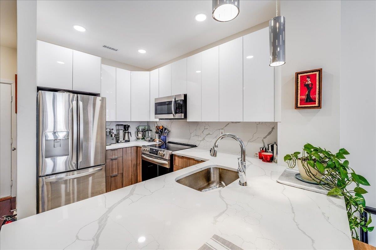 26 AVENUE AT PORT IMPERIAL Unit: 213