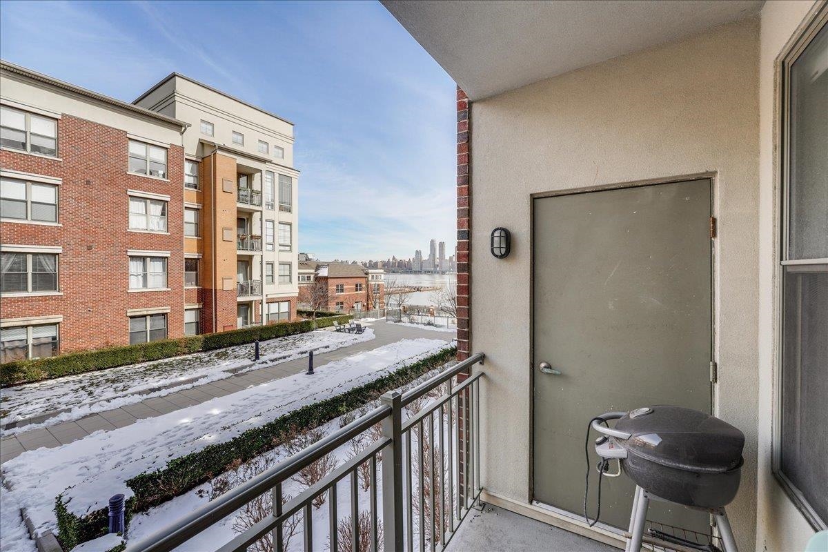 26 AVENUE AT PORT IMPERIAL Unit: 213