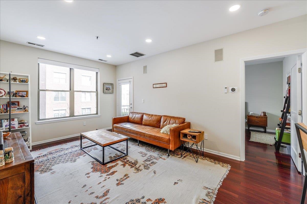 26 AVENUE AT PORT IMPERIAL Unit: 213