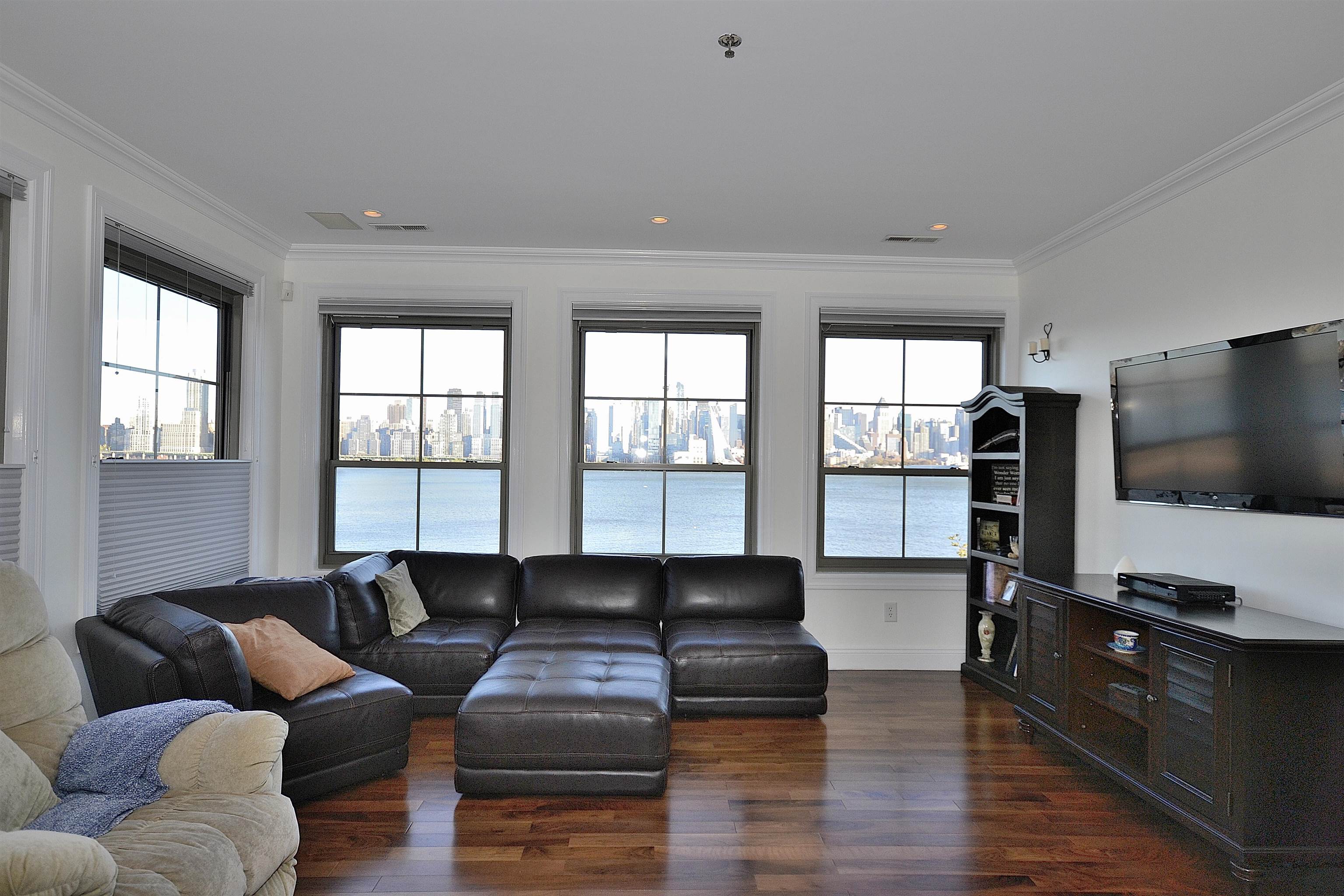 26 AVENUE AT PORT IMPERIAL Unit: 203
