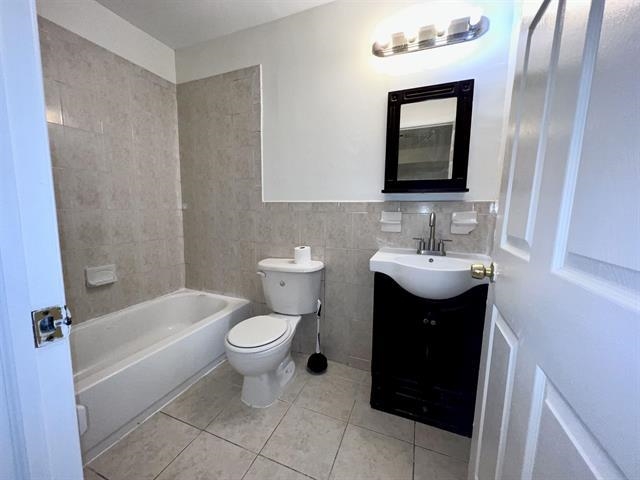 94 WINFIELD AVE Unit: G