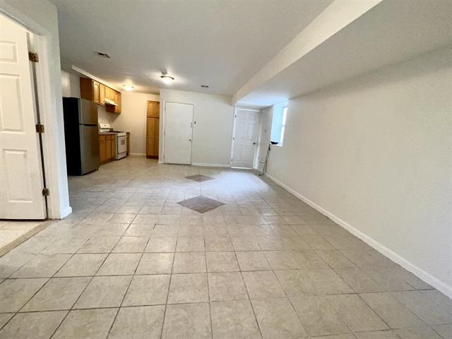 94 WINFIELD AVE Unit: G