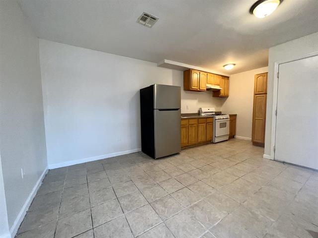 94 WINFIELD AVE Unit: G