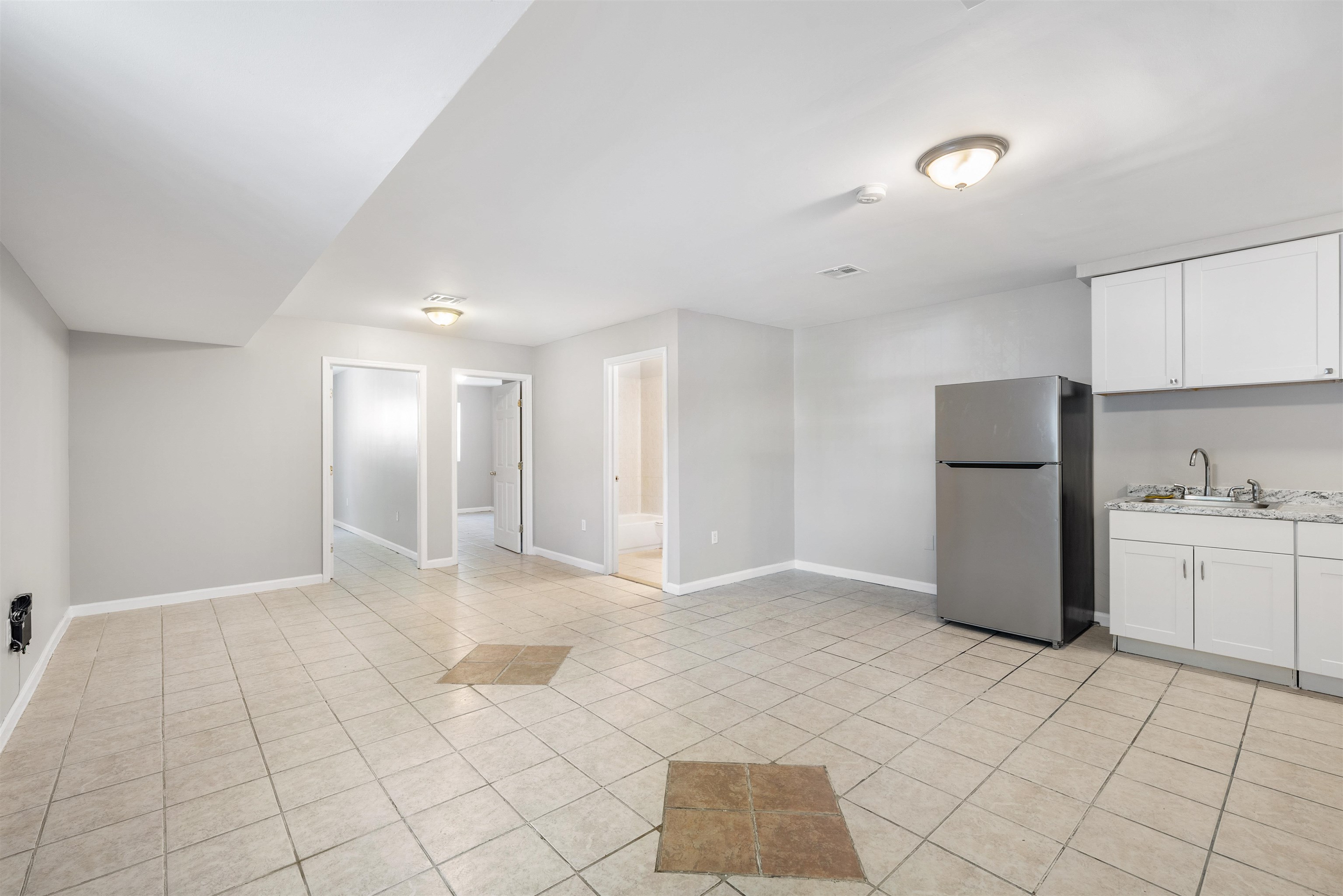 94 WINFIELD AVE Unit: G