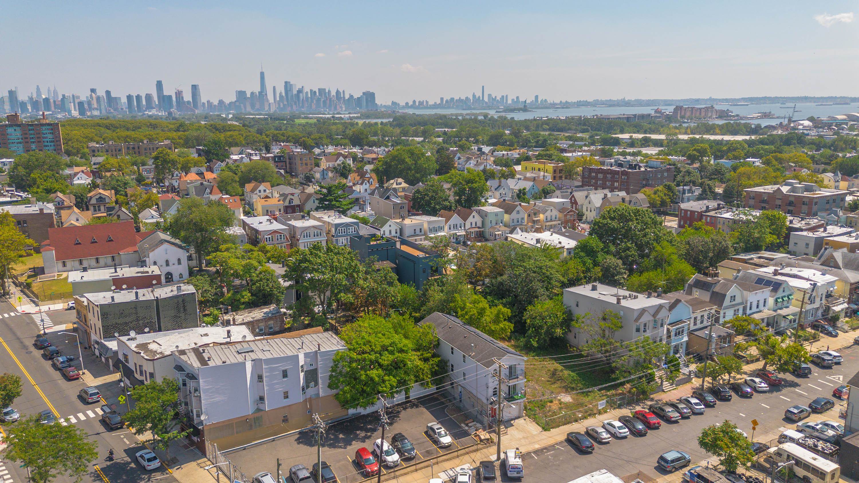94 WINFIELD AVE Unit: G