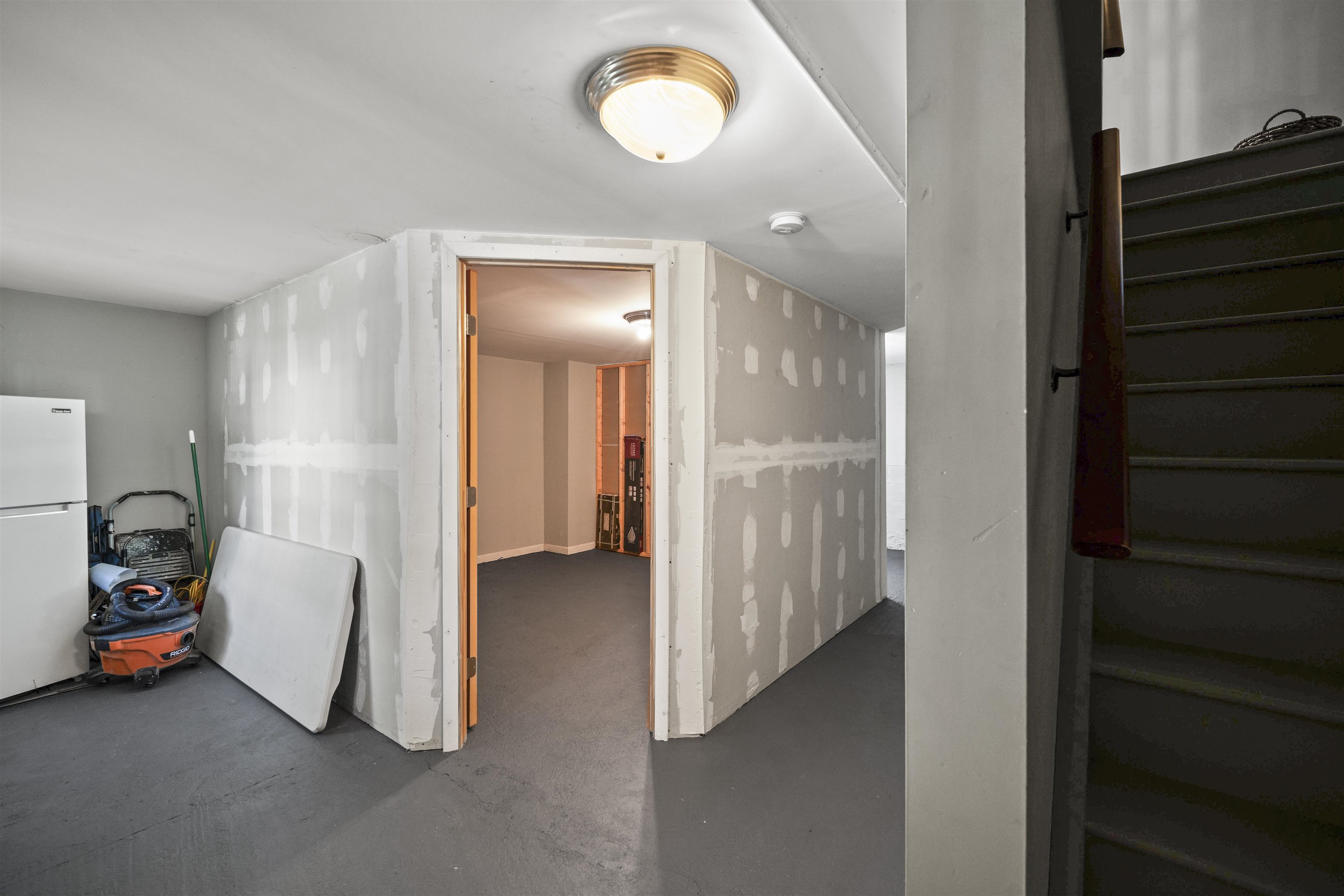 22 LONG ST