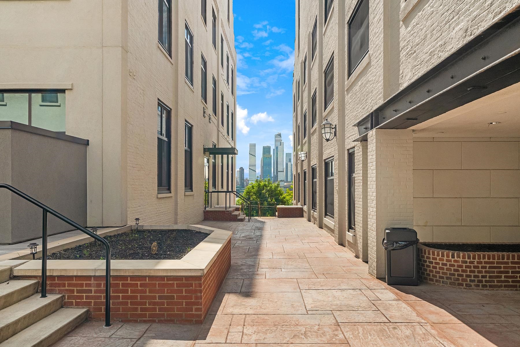 518-530 GREGORY AVE Unit: #B201