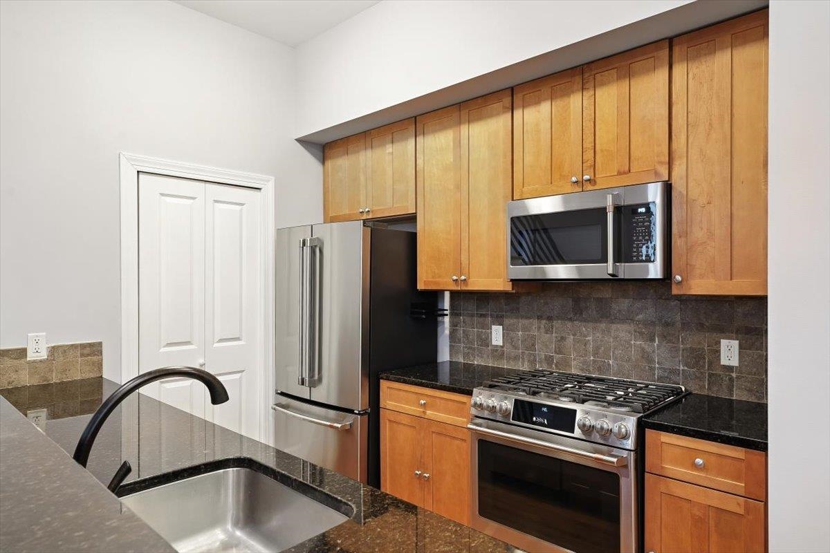 9 COLES ST Unit: 4