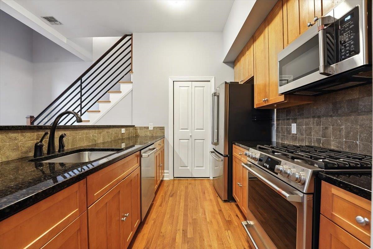 9 COLES ST Unit: 4