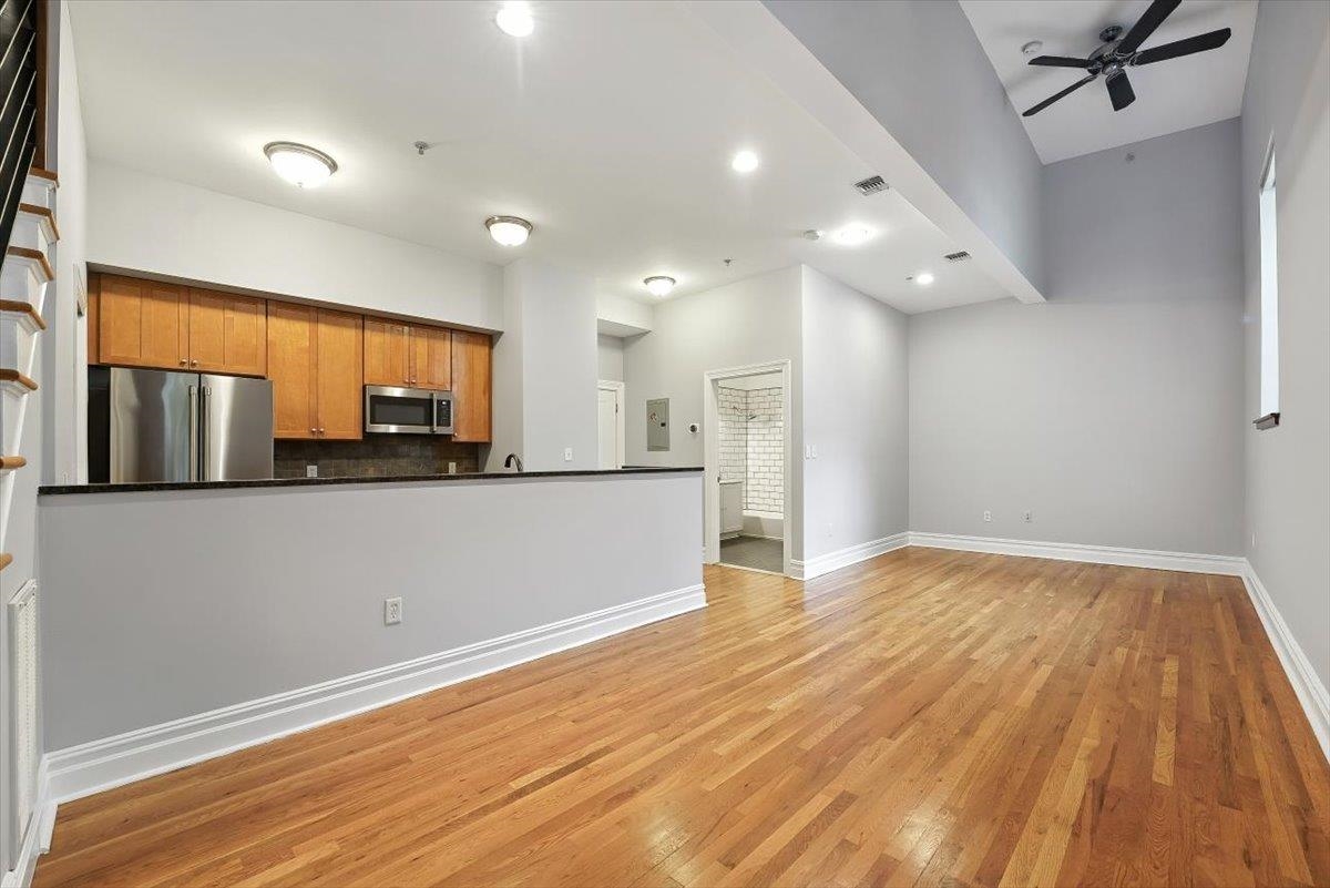 9 COLES ST Unit: 4