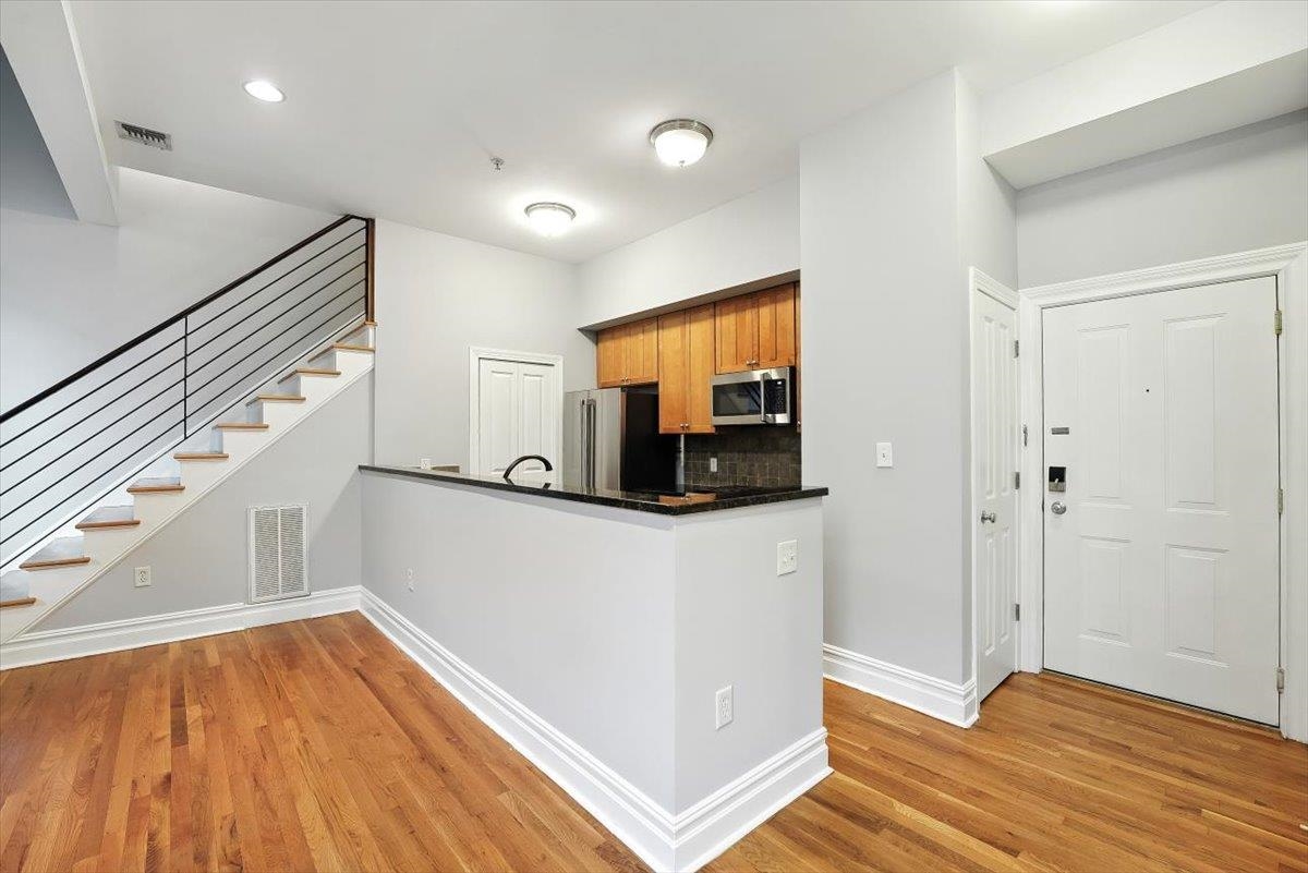 9 COLES ST Unit: 4