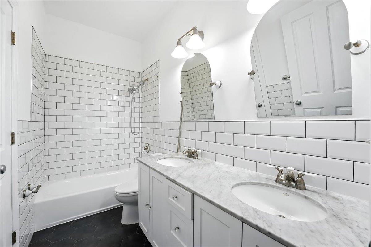 9 COLES ST Unit: 4