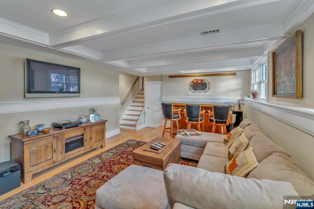 108 Knickerbocker Avenue