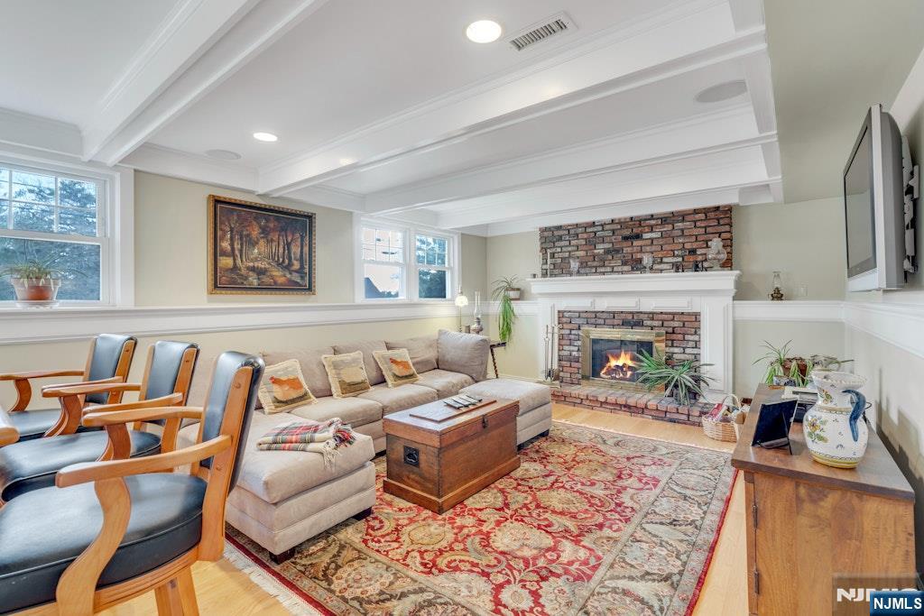 108 Knickerbocker Avenue