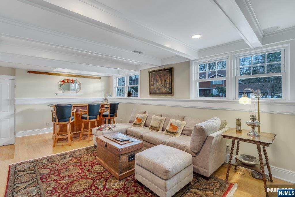 108 Knickerbocker Avenue