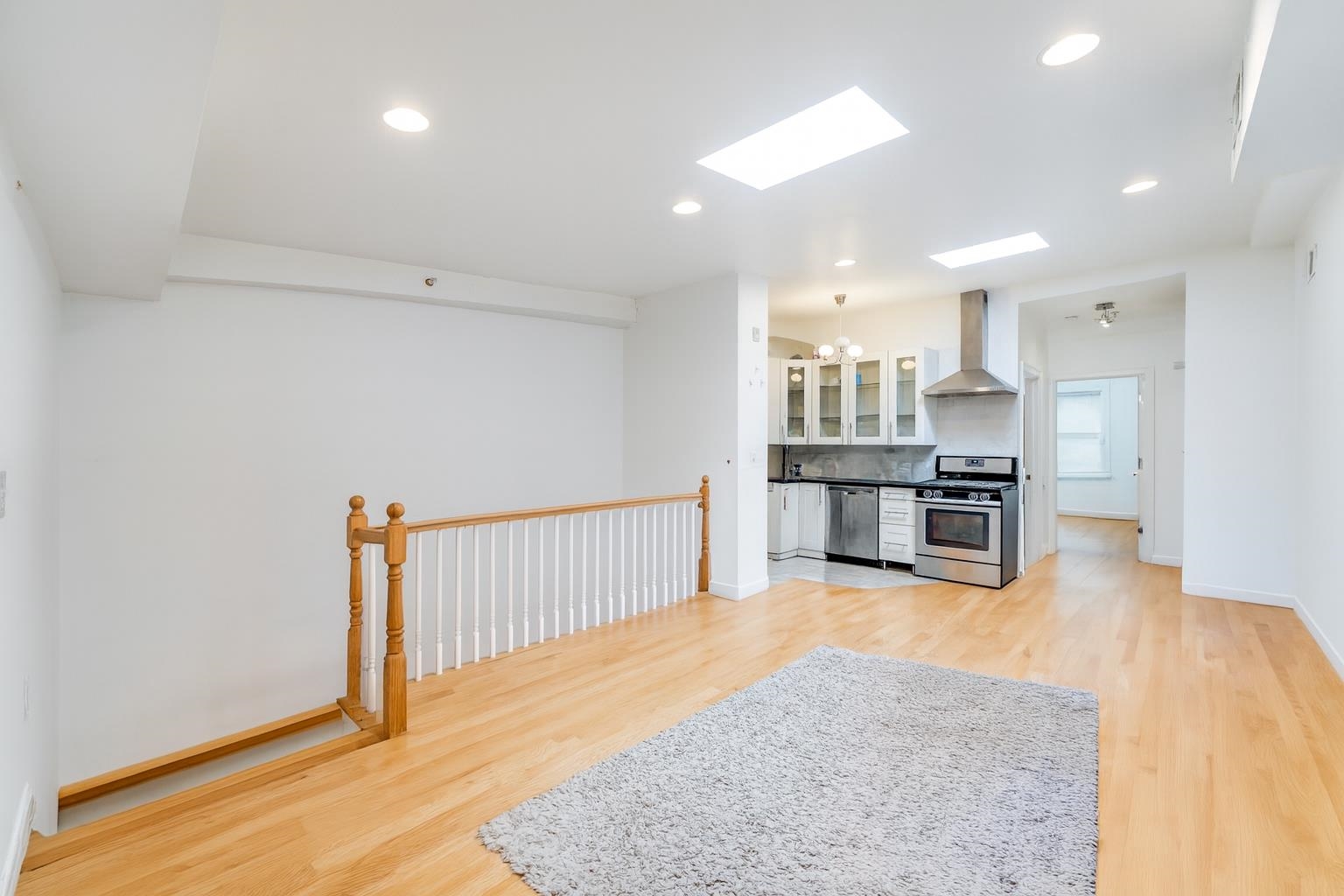 163 GRAND ST Unit: 4