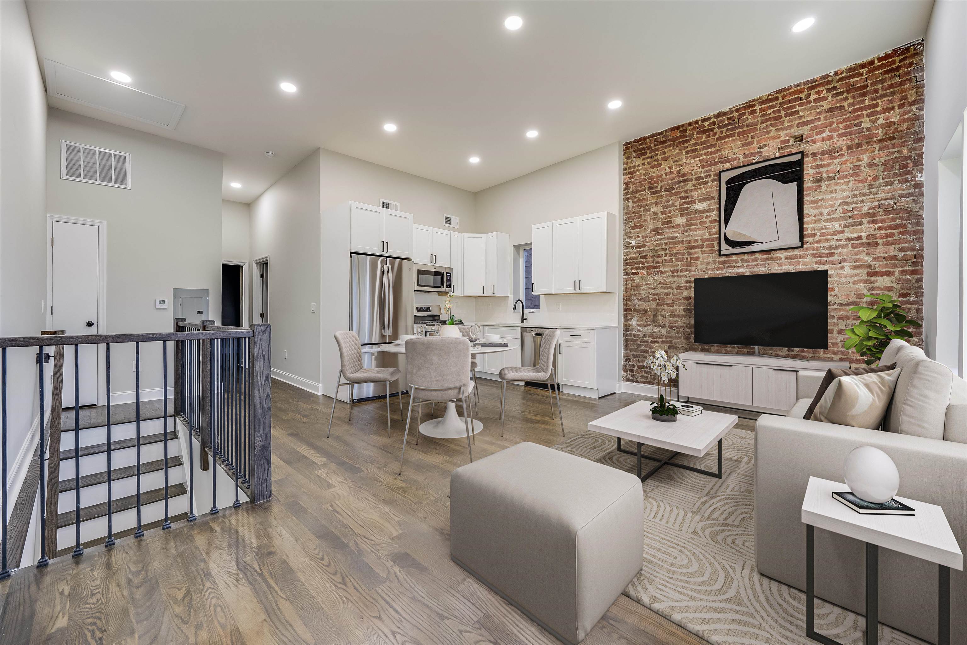 172 MALLORY AVE