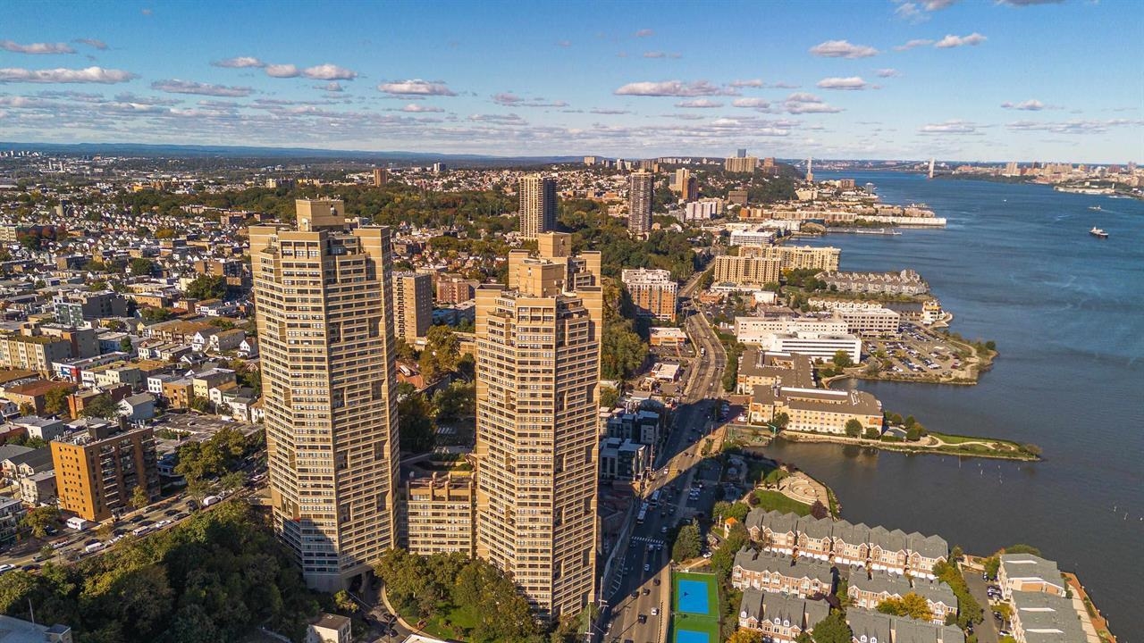 7002 BLVD EAST Unit: 22A