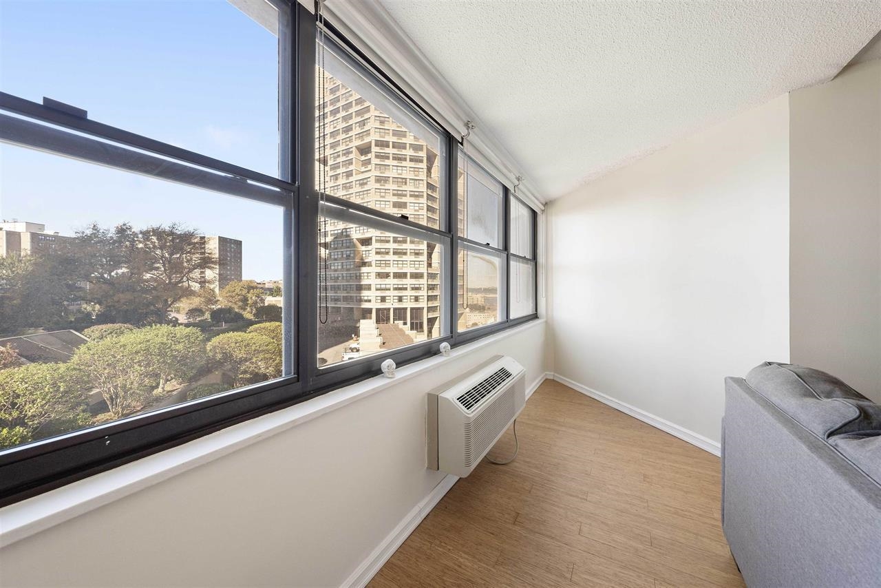 7002 BLVD EAST Unit: 22A