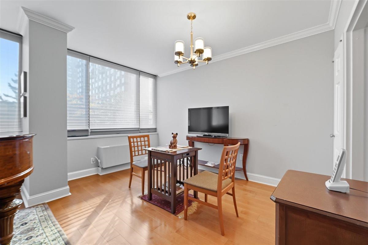 45 RIVER DR SOUTH Unit: 214