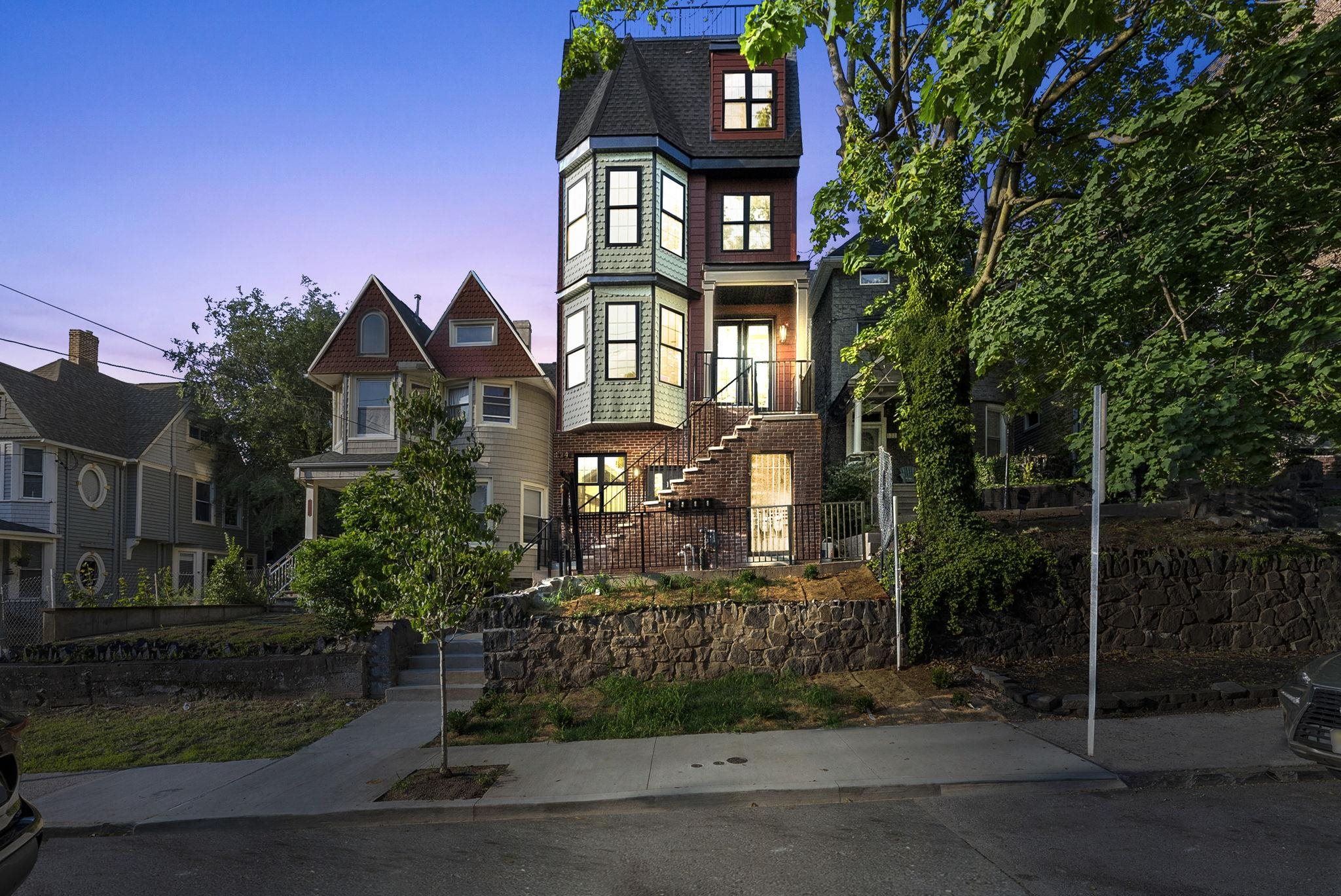 124 GLENWOOD AVE Unit: 2