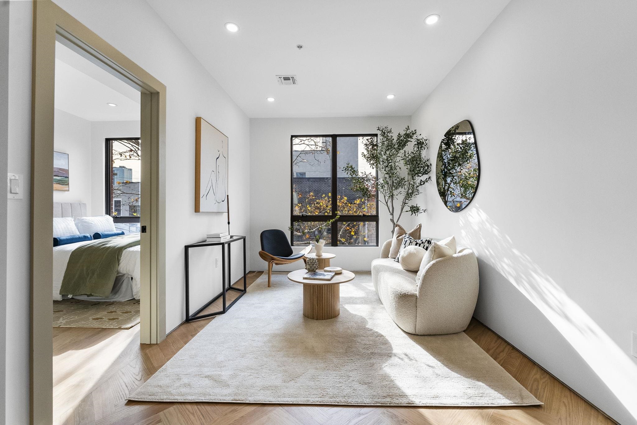 392 1ST ST Unit: 3