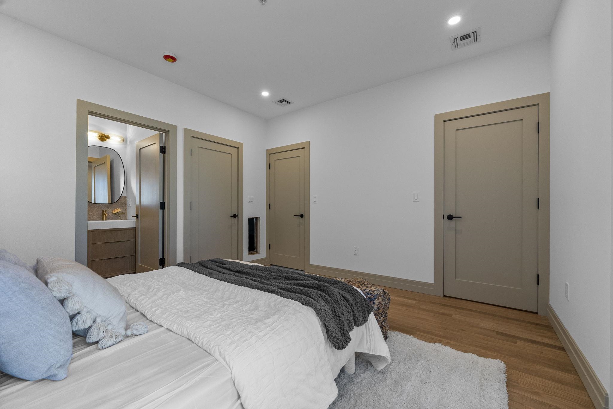 392 1ST ST Unit: 3