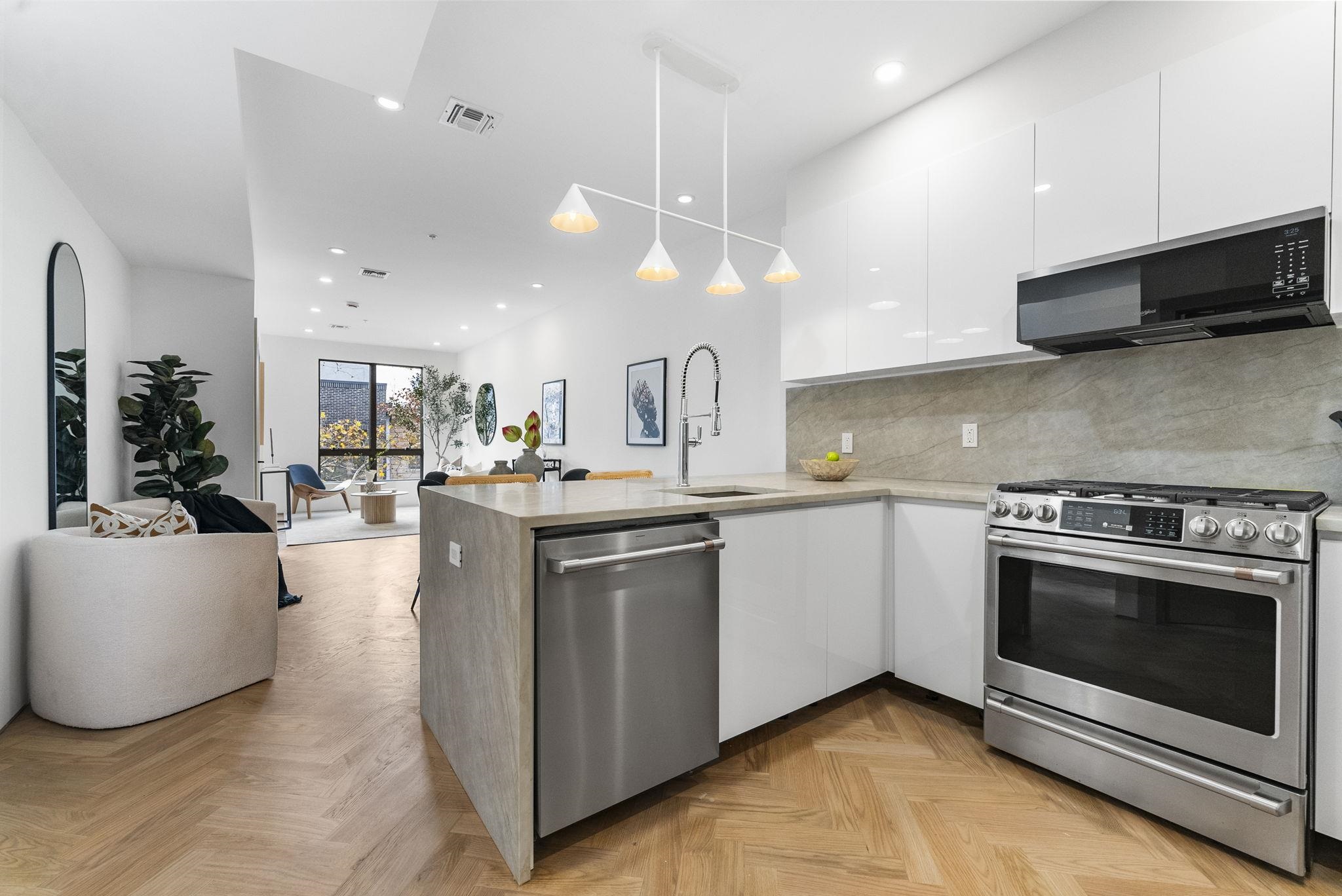 392 1ST ST Unit: 3
