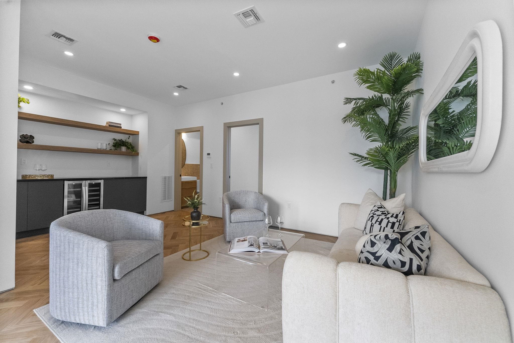 392 1ST ST Unit: 3