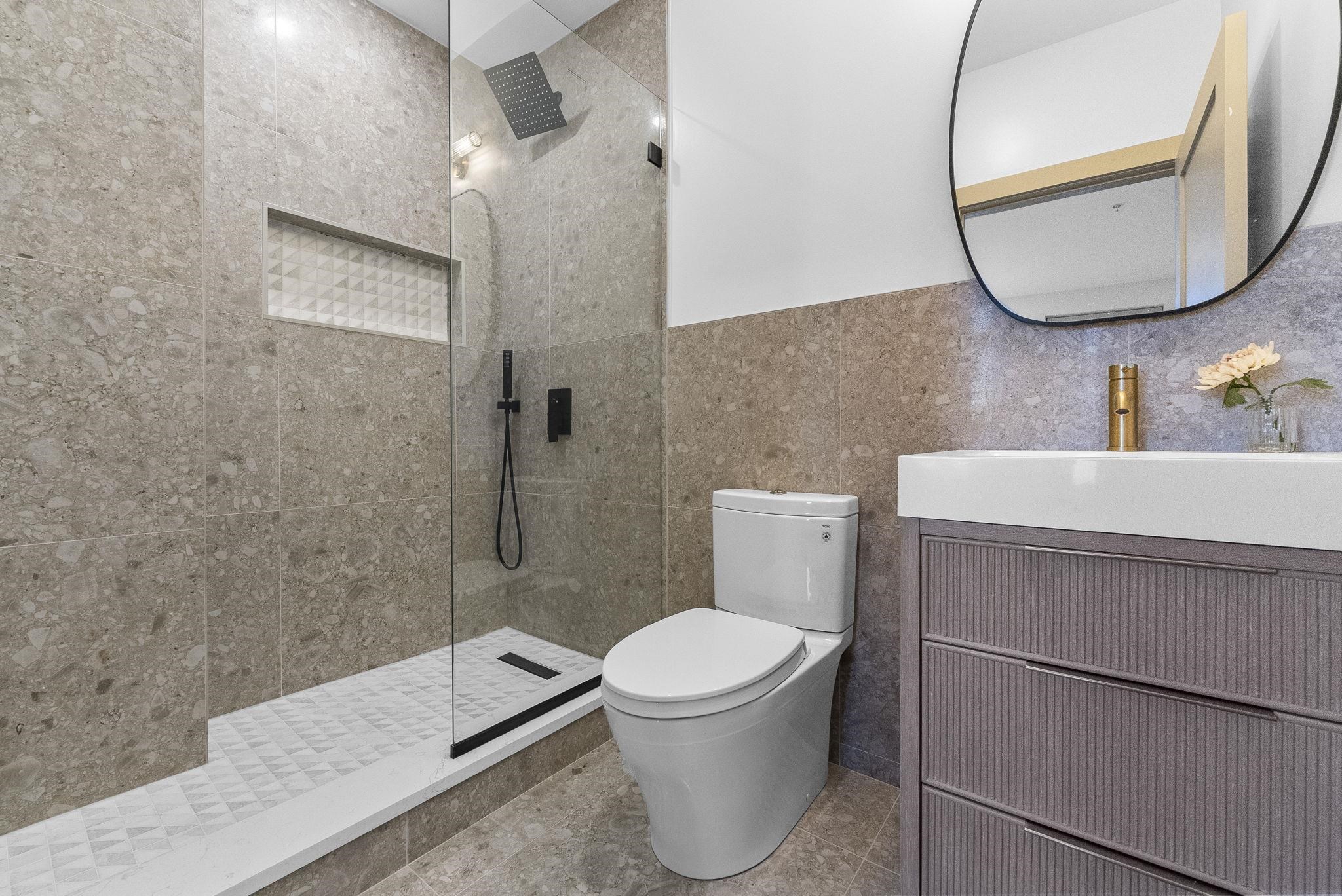 392 1ST ST Unit: 3