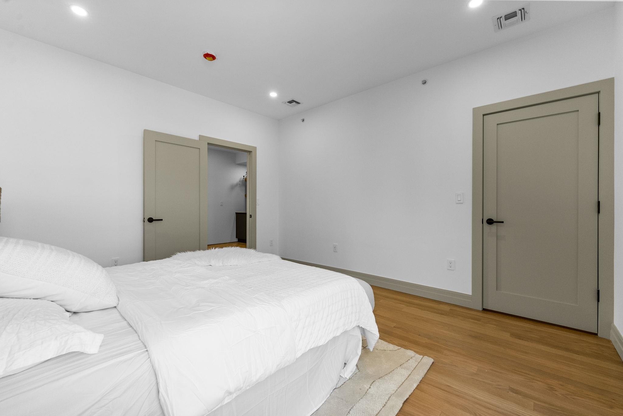 392 1ST ST Unit: 3