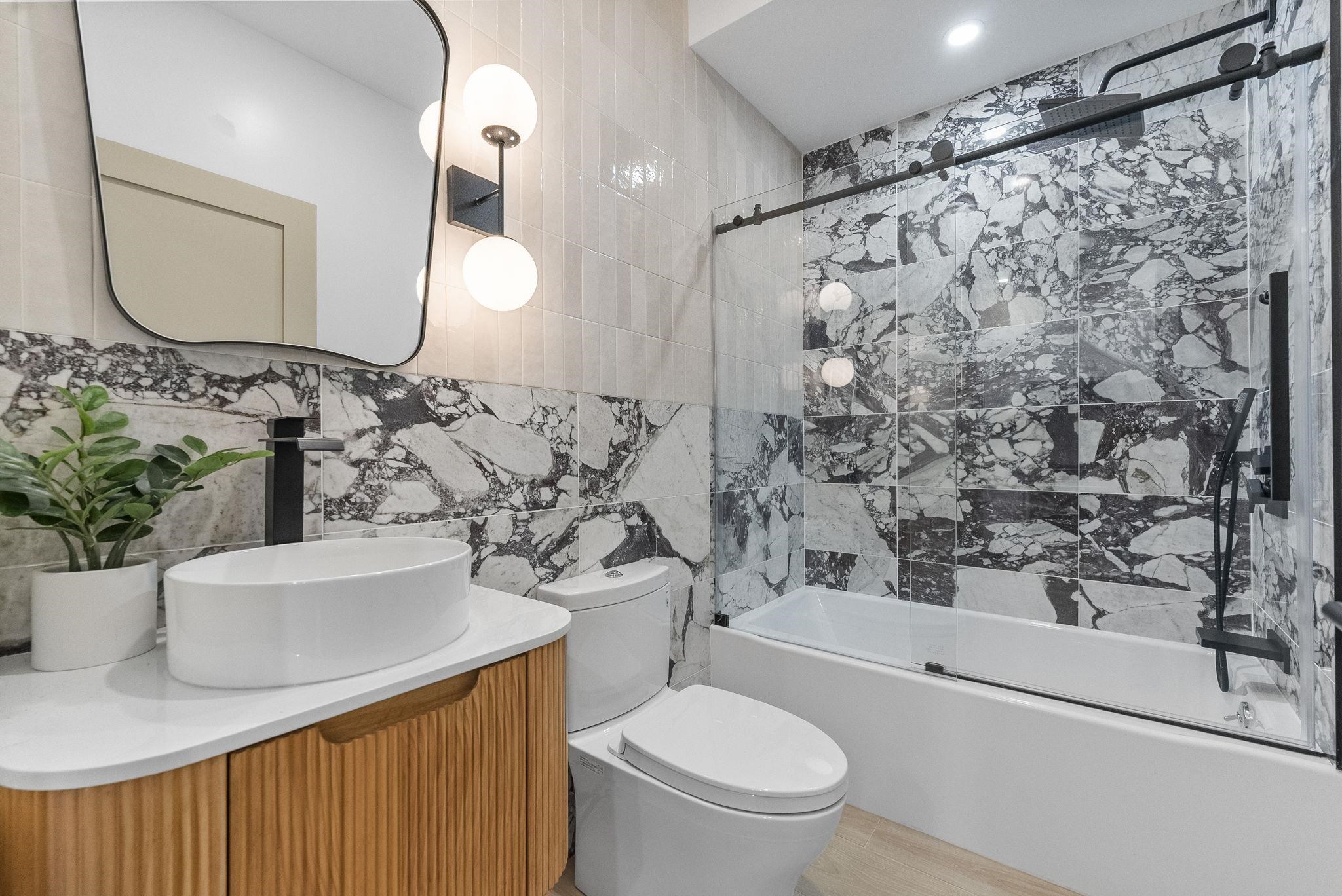 392 1ST ST Unit: 3