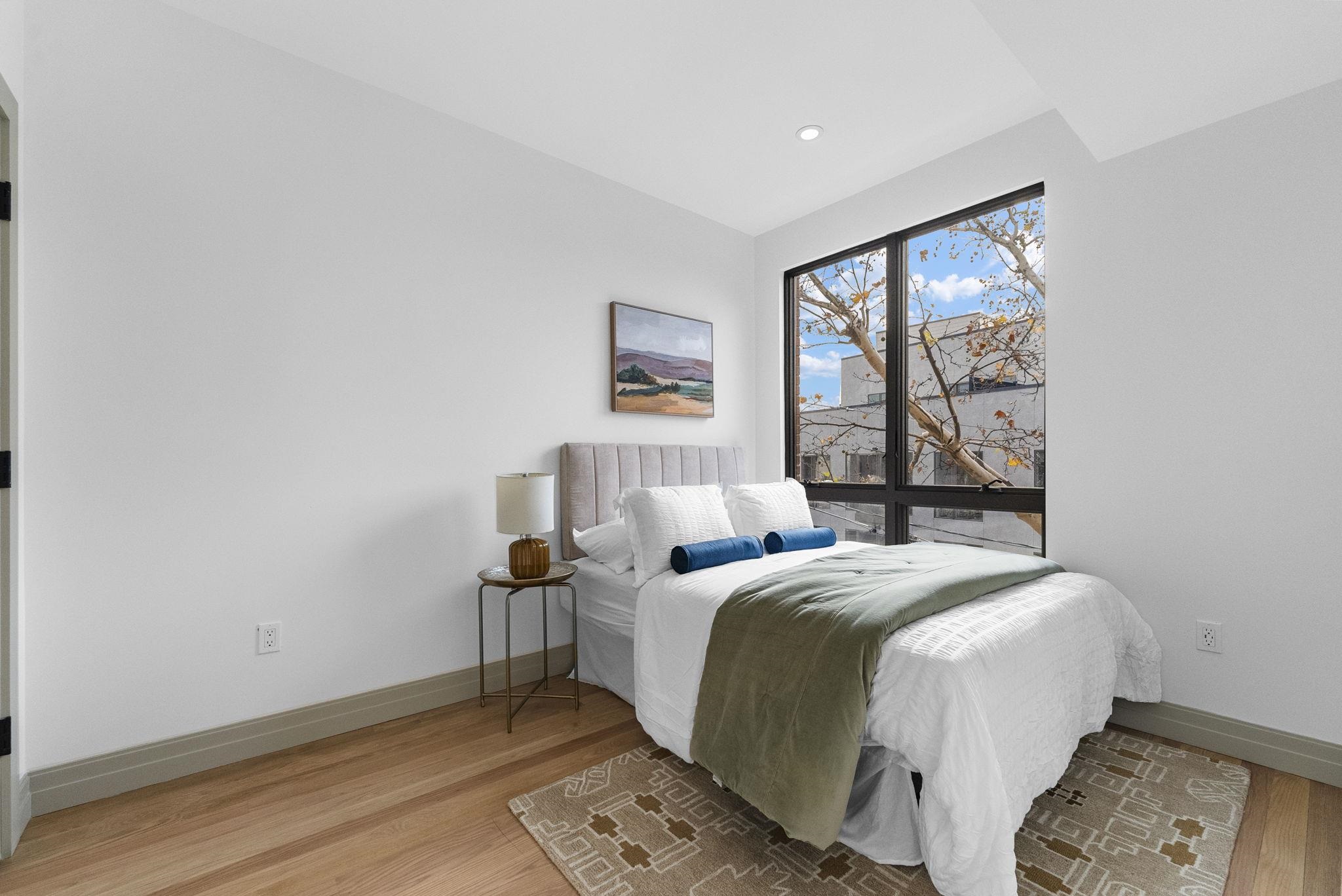 392 1ST ST Unit: 3