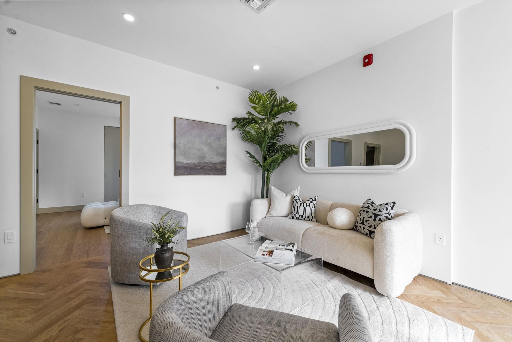 392 1ST ST Unit: 3
