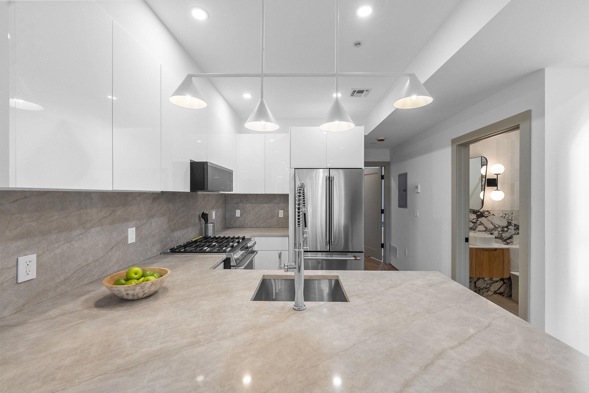 392 1ST ST Unit: 3