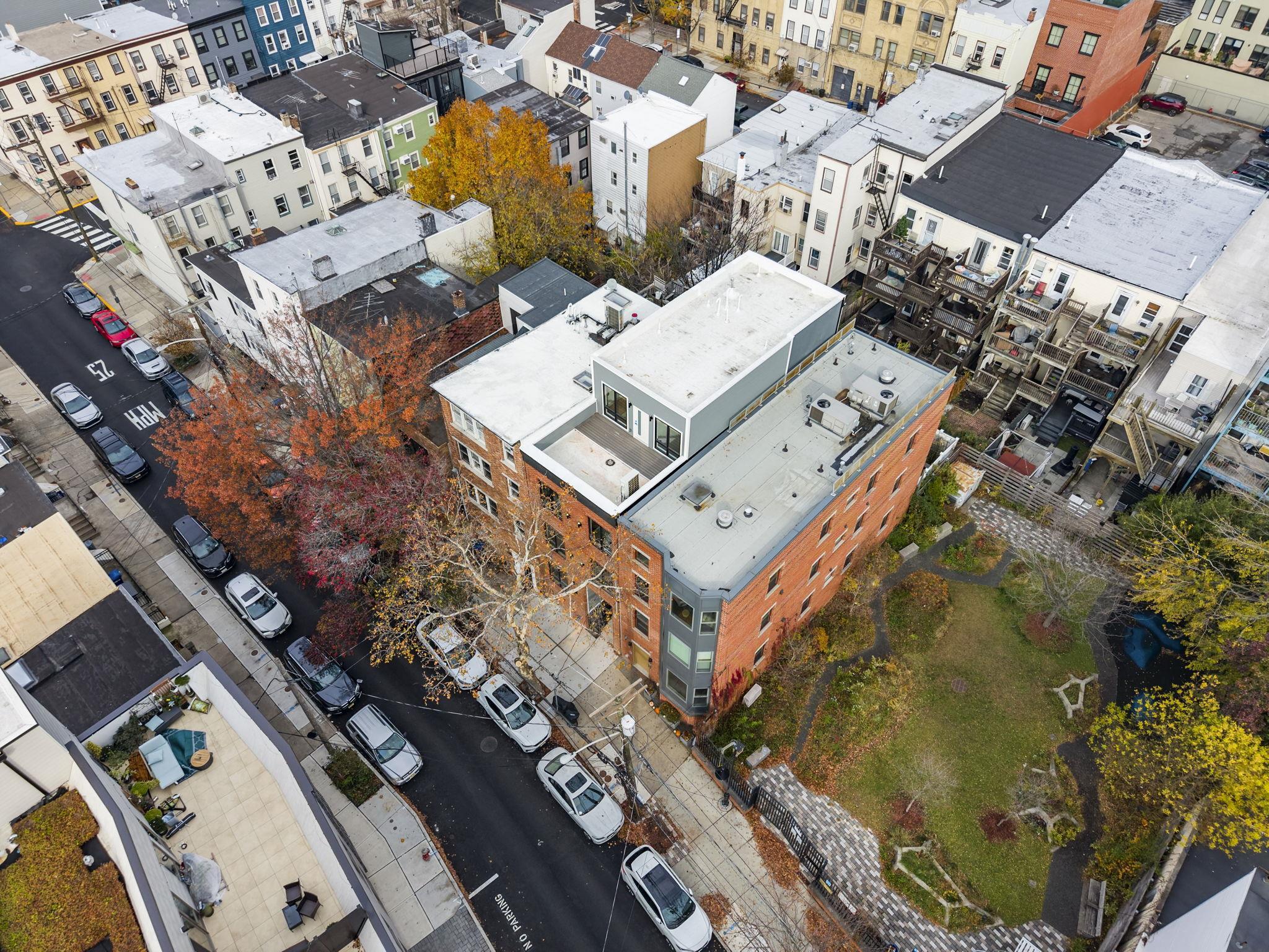 392 1ST ST Unit: 3