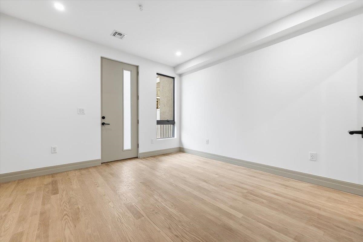 392 1ST ST Unit: 1