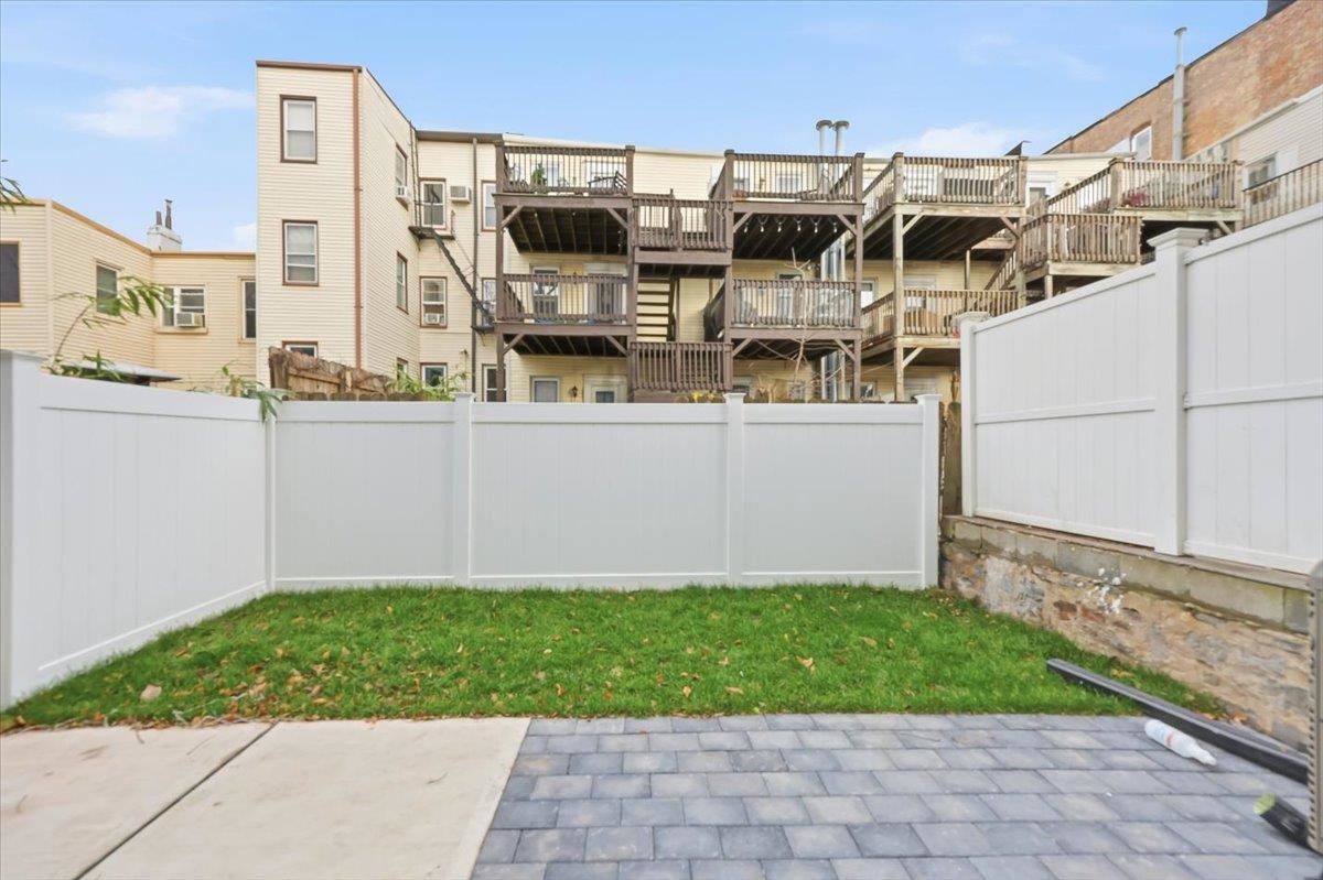 392 1ST ST Unit: 1