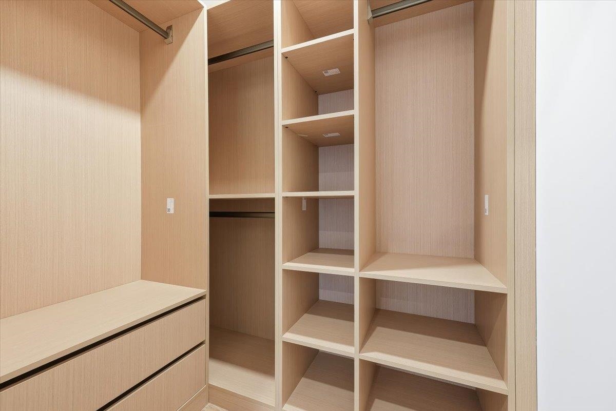 392 1ST ST Unit: 1